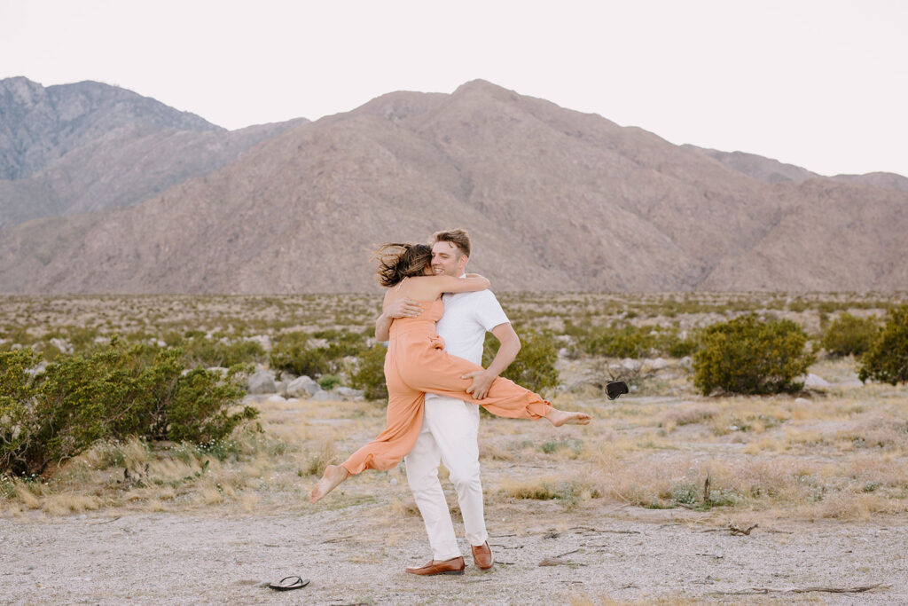 engagement photos in palm springs