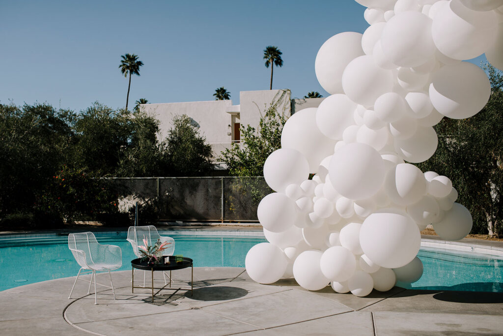 balloon installation wedding