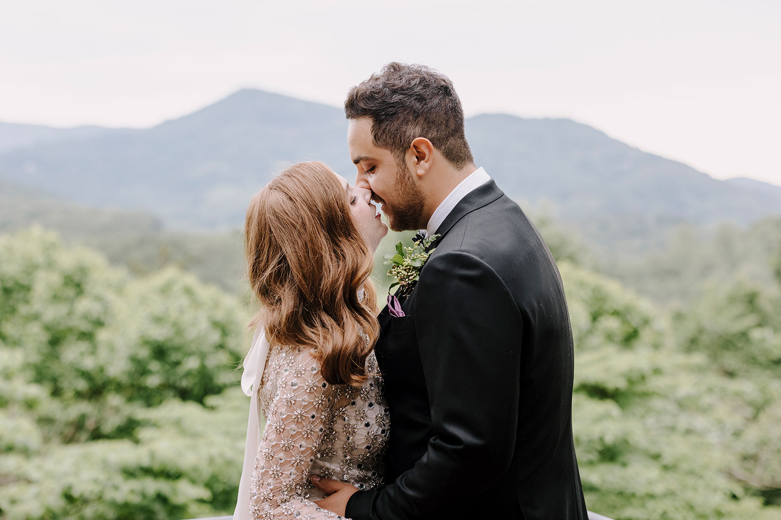 megan-gielow-asheville-private-estate-wedding-01