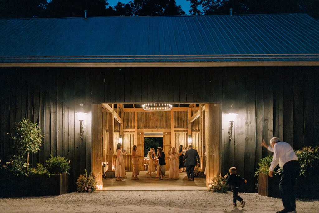 the barn flat mountain farm