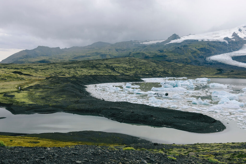 Fjallsjokull Glacier lagoon